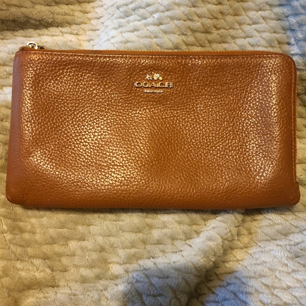 COACH Pebble Leather Wallet